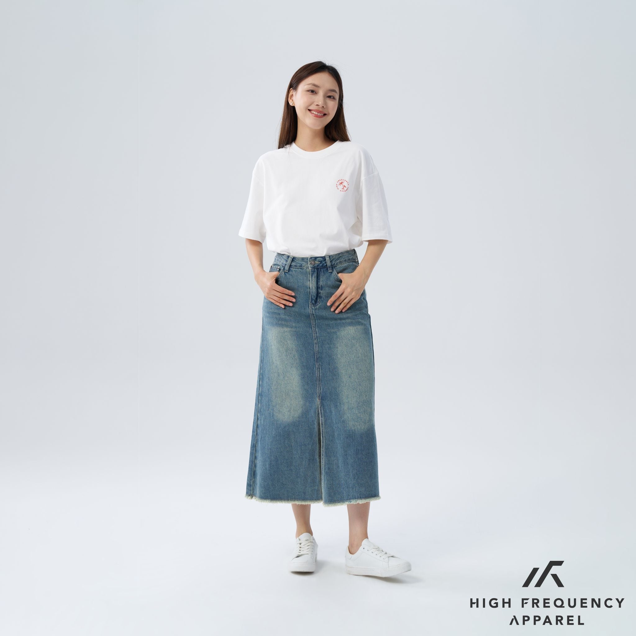 Frayed Mid-Waisted Maxi Denim Skirt With Front Slit