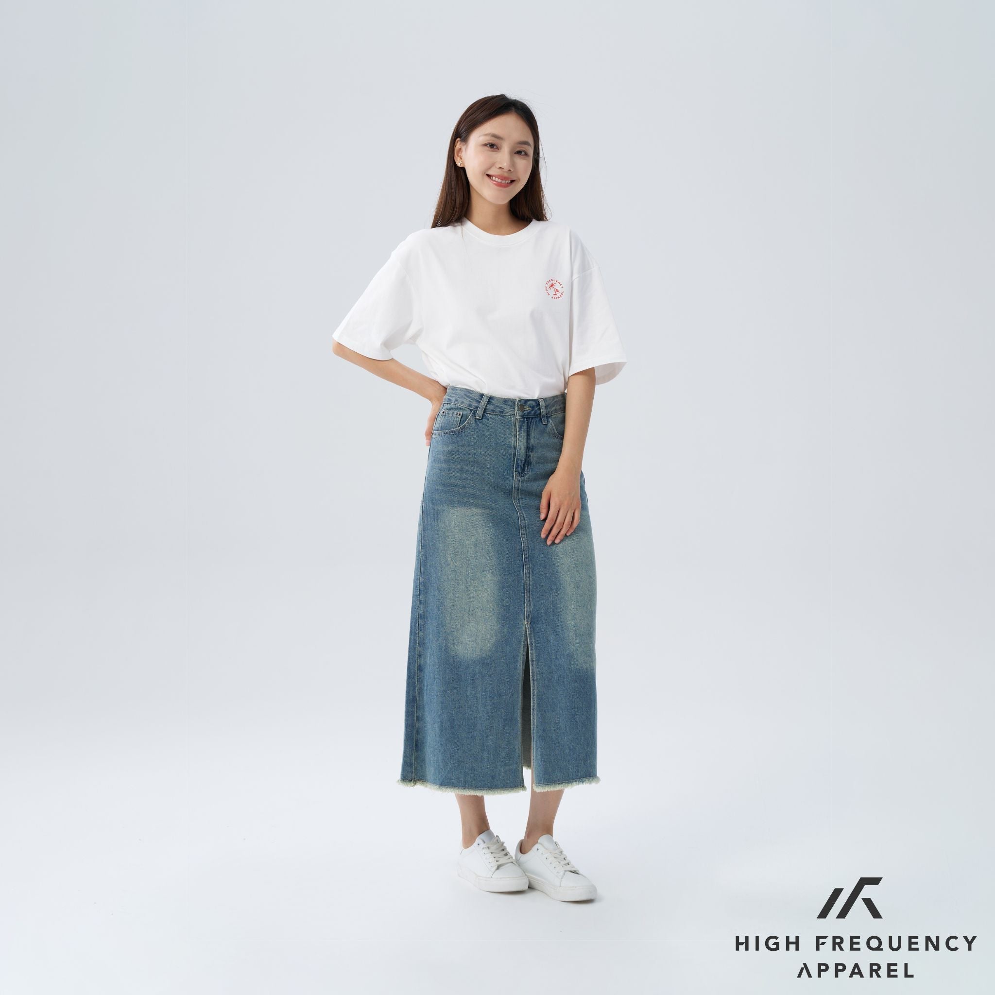 Frayed Mid-Waisted Maxi Denim Skirt With Front Slit
