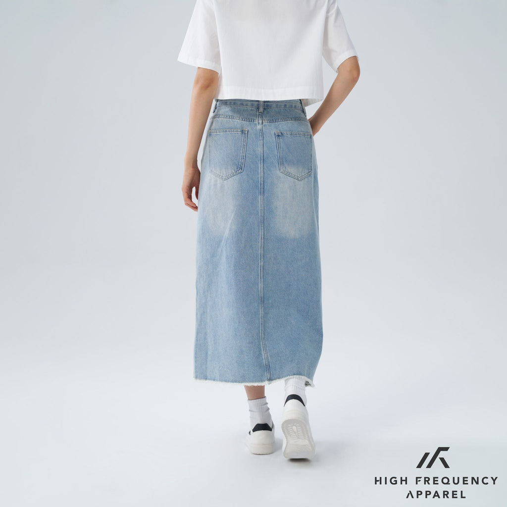 Frayed Mid-Waisted Maxi Denim Skirt With Front Slit