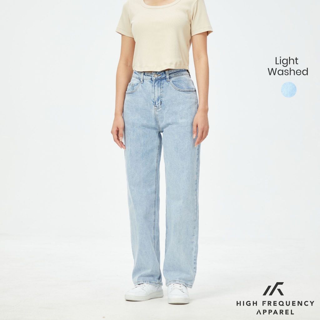 Mid Waisted Straight Cut Stretch Denim Jeans